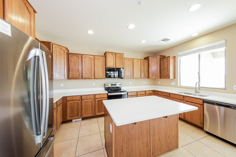 2,340/Mo, 30268 N 73rd Ln Peoria, AZ 85383 Kitchen View 2