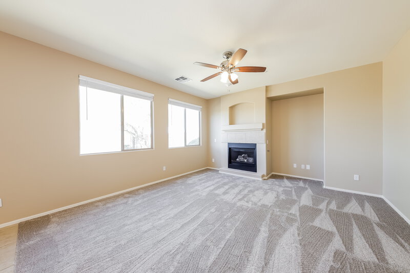 2,340/Mo, 30268 N 73rd Ln Peoria, AZ 85383 Family Room View
