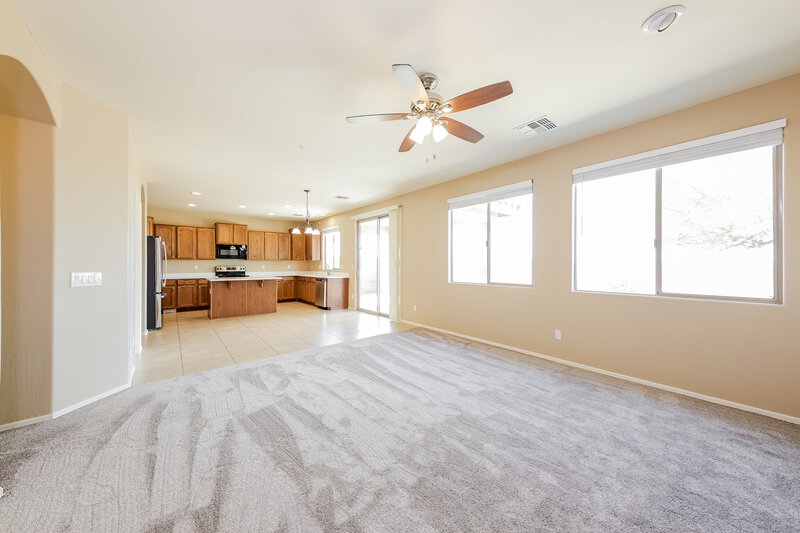 2,340/Mo, 30268 N 73rd Ln Peoria, AZ 85383 Family Room View 2