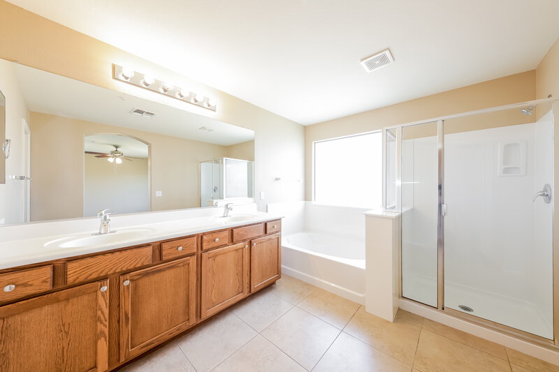 2,340/Mo, 30268 N 73rd Ln Peoria, AZ 85383 Main Bathroom View