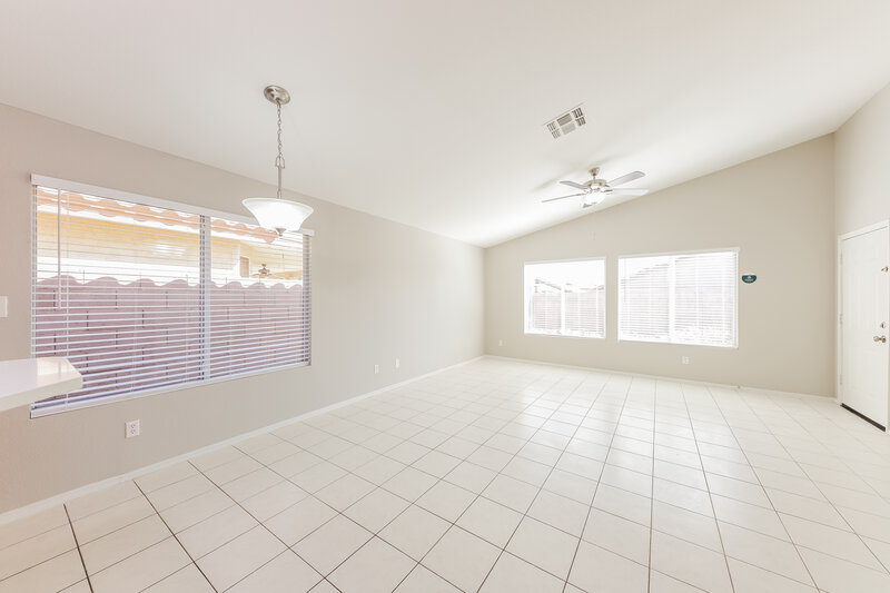 2,150/Mo, 8819 W Kings Ave Peoria, AZ 85382 Dining Room View