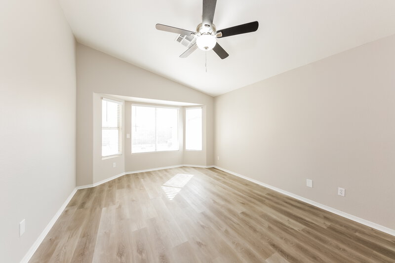 2,150/Mo, 8819 W Kings Ave Peoria, AZ 85382 Main Bedroom View