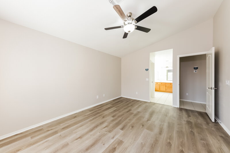 2,150/Mo, 8819 W Kings Ave Peoria, AZ 85382 Main Bedroom View 2