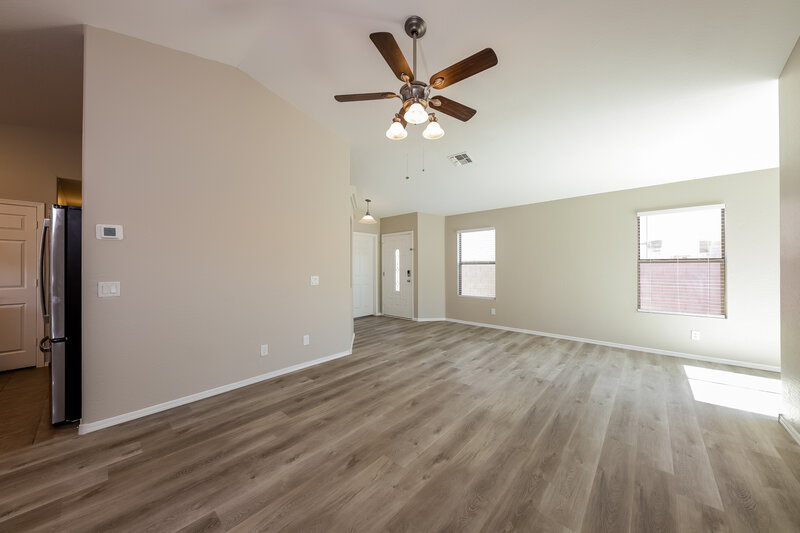 1,850/Mo, 11437 W McCaslin Rose Ln Surprise, AZ 85378 Living Room View 2