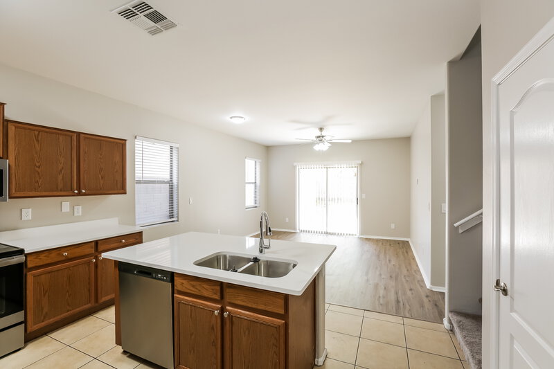 2,400/Mo, 5525 W Ellis Dr Laveen, AZ 85339 Kitchen View
