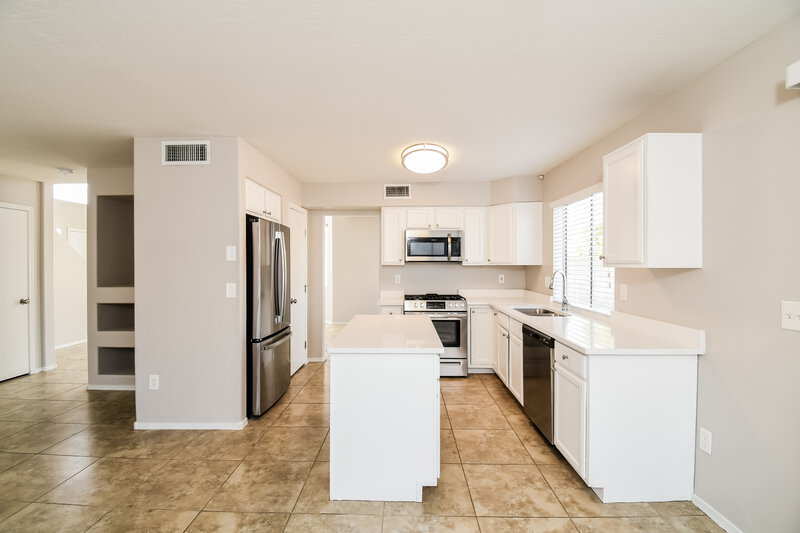 2,250/Mo, 790 E Saragosa St Chandler, AZ 85225 Kitchen View