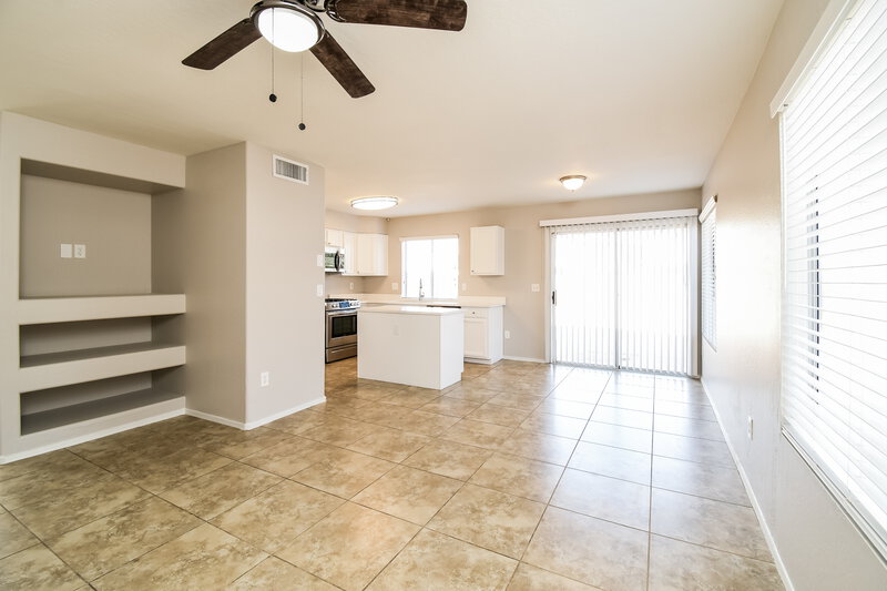 2,250/Mo, 790 E Saragosa St Chandler, AZ 85225 Family Room View