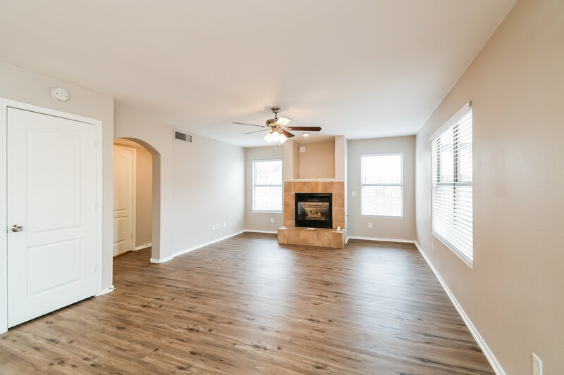 2,790/Mo, 1766 E Tyson St Gilbert, AZ 85295 Living Room View 2