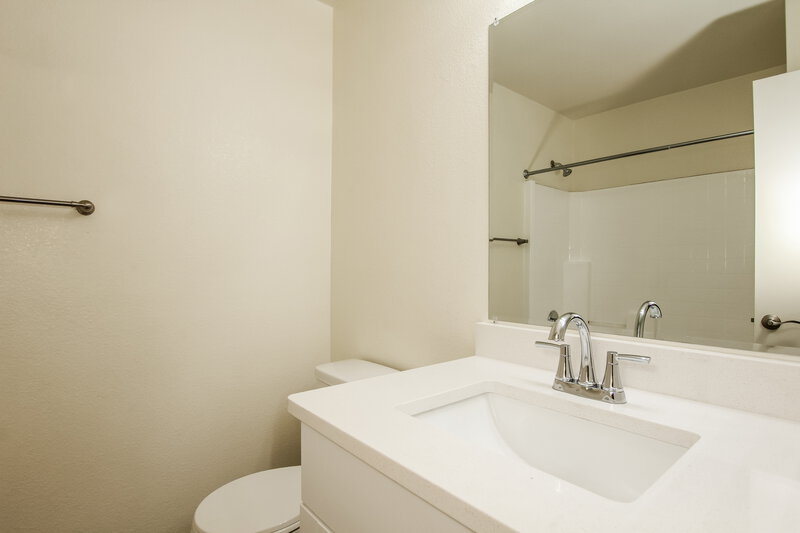 1,795/Mo, 11841 W Wethersfield Rd El Mirage, AZ 85335 Bathroom View