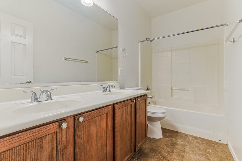 2,430/Mo, 41282 N Vine Ave San Tan Valley, AZ 85140 Bathroom View