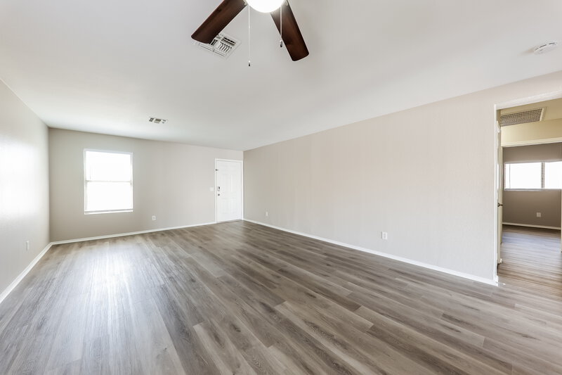 1,870/Mo, 11606 W Bloomfield Rd El Mirage, AZ 85335 Living Room View
