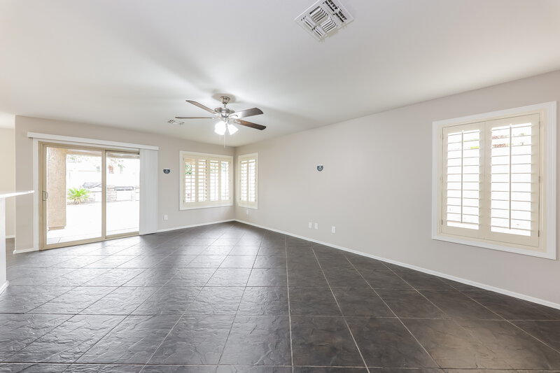 1,965/Mo, 15837 W Ironwood St Surprise, AZ 85374 Living Room View