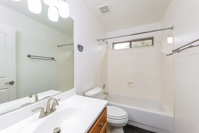 1,965/Mo, 15837 W Ironwood St Surprise, AZ 85374 Bathroom View
