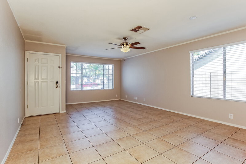 2,260/Mo, 8745 W Tuckey Ln Glendale, AZ 85305 Living Room View