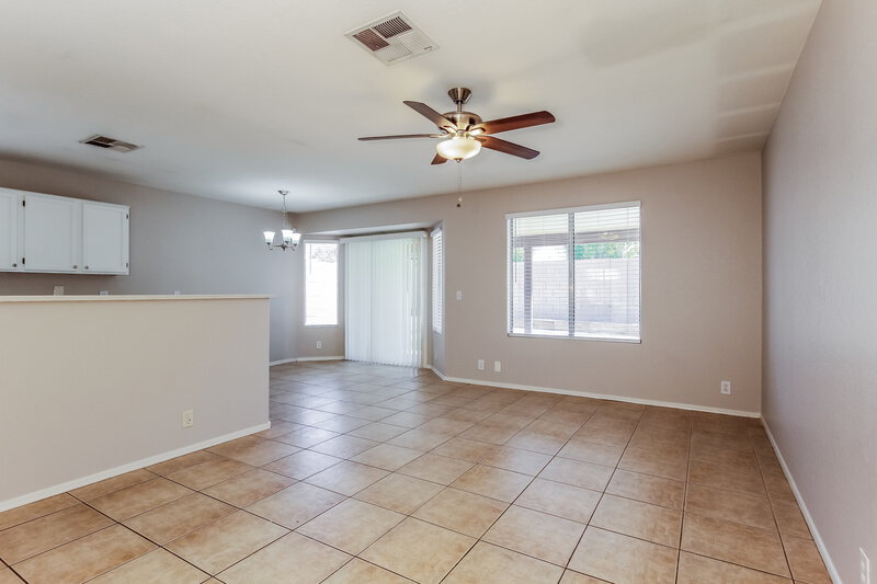 2,260/Mo, 8745 W Tuckey Ln Glendale, AZ 85305 Dining Room View