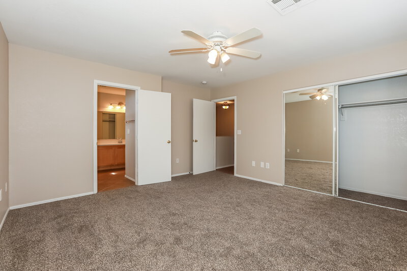 1,975/Mo, 1190 S Red Rock Ct Unit B Gilbert, AZ 85296 Main Bedroom View 2