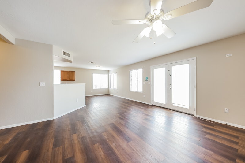 2,500/Mo, 10457 W Oregon Ave Glendale, AZ 85307 Living Room View