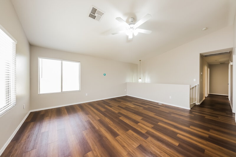 2,500/Mo, 10457 W Oregon Ave Glendale, AZ 85307 Family Room View