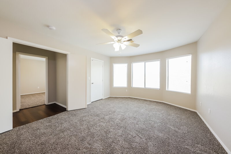 2,500/Mo, 10457 W Oregon Ave Glendale, AZ 85307 Main Bedroom View
