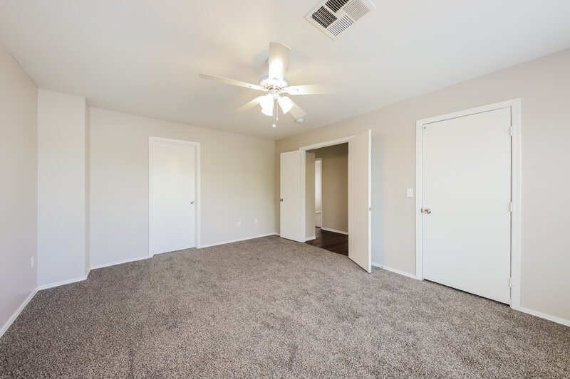 2,500/Mo, 10457 W Oregon Ave Glendale, AZ 85307 Main Bedroom View 2