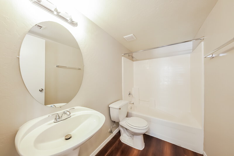 2,500/Mo, 10457 W Oregon Ave Glendale, AZ 85307 Bathroom View