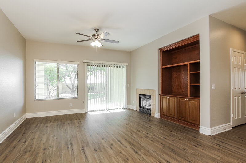 2,295/Mo, 11721 W Daley Ln Sun City, AZ 85373 Living Room View 2