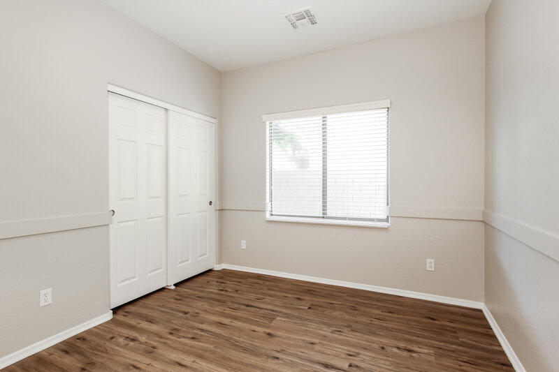 2,295/Mo, 11721 W Daley Ln Sun City, AZ 85373 Bedroom View 3