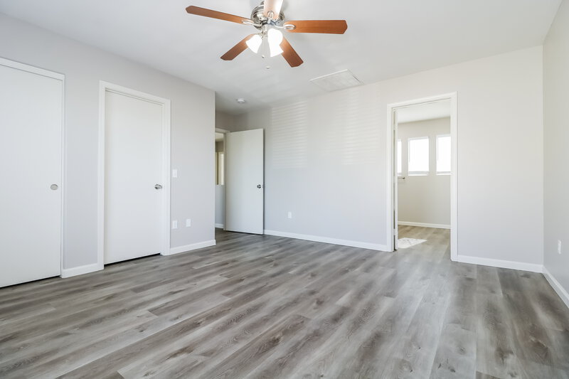 2,225/Mo, 7010 S 41st Dr Phoenix, AZ 85041 Main Bedroom View