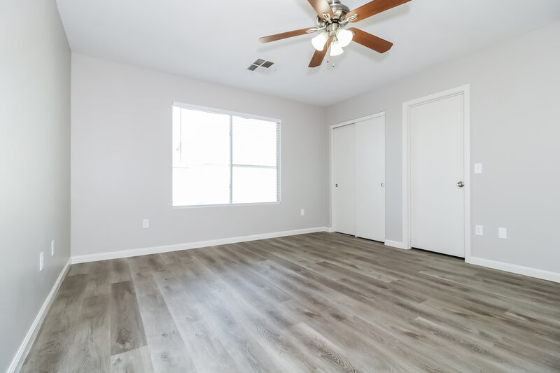 2,225/Mo, 7010 S 41st Dr Phoenix, AZ 85041 Bedroom View 3