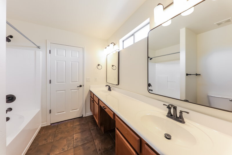 2,315/Mo, 11823 W Softwind Dr Sun City, AZ 85373 Main Bathroom View