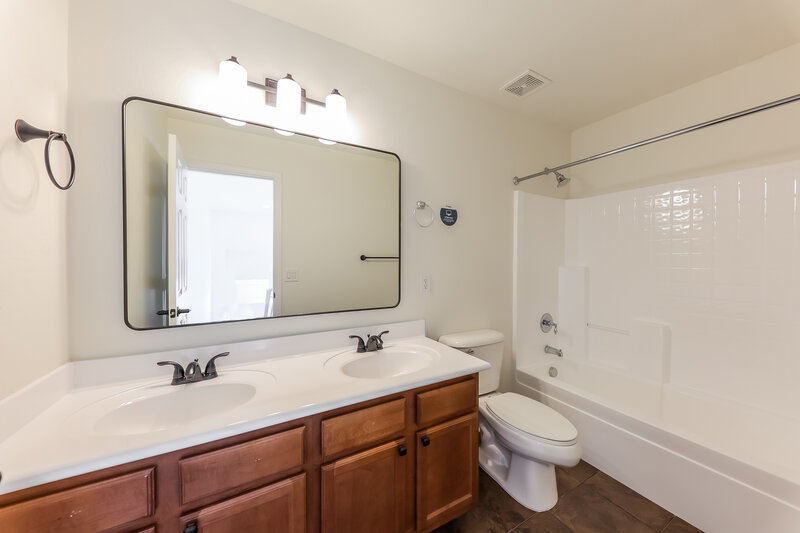 2,315/Mo, 11823 W Softwind Dr Sun City, AZ 85373 Bathroom View