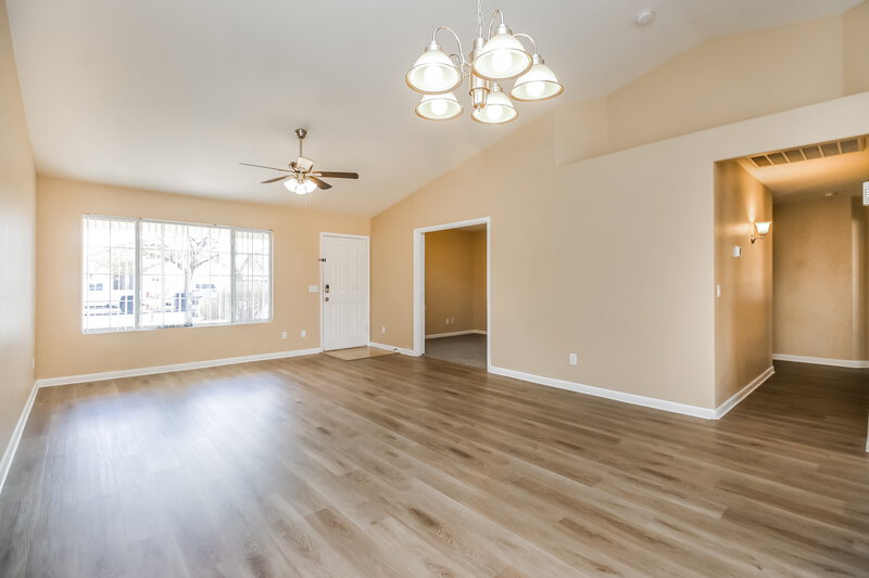 3,450/Mo, 11346 E Dartmouth St Mesa, AZ 85207 Dining Room View 2