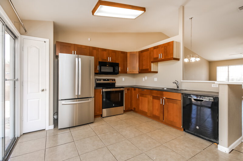 3,450/Mo, 11346 E Dartmouth St Mesa, AZ 85207 Kitchen View