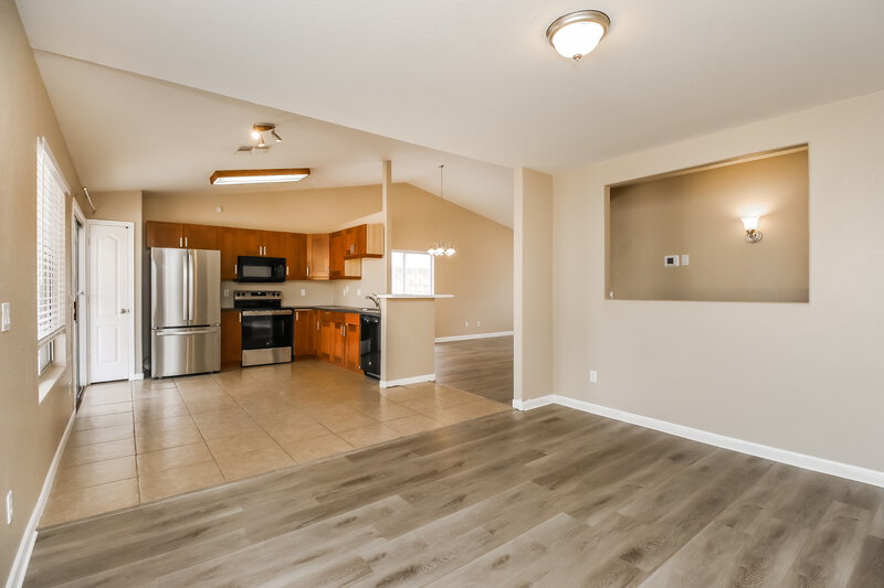 3,450/Mo, 11346 E Dartmouth St Mesa, AZ 85207 Family Room View 2