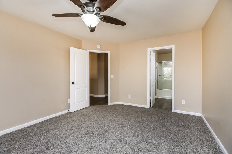 3,450/Mo, 11346 E Dartmouth St Mesa, AZ 85207 Main Bedroom View 2