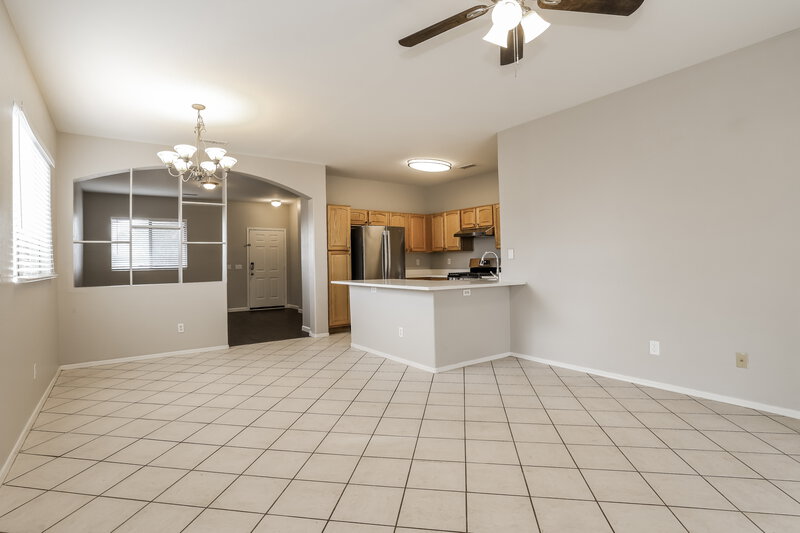 1,840/Mo, 11170 W Holly St Avondale, AZ 85392 Family Room View