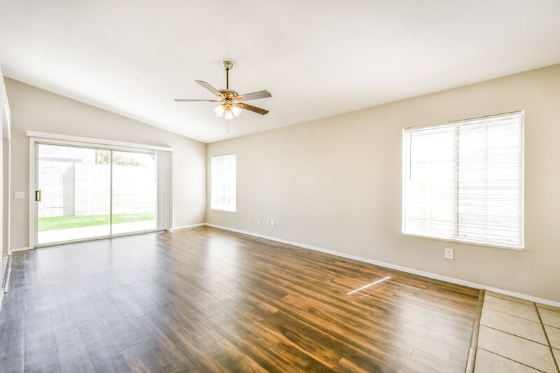 2,355/Mo, 146 W Melody Ct Gilbert, AZ 85233 Living Room View 4