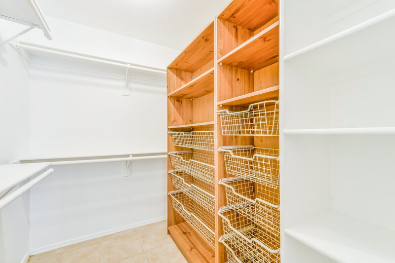 2,355/Mo, 146 W Melody Ct Gilbert, AZ 85233 Walk In Closet View