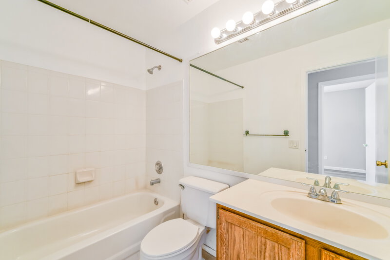 2,355/Mo, 146 W Melody Ct Gilbert, AZ 85233 Bathroom View