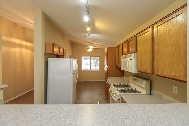 2,195/Mo, 3593 S Ponderosa Dr Gilbert, AZ 85297 Kitchen View