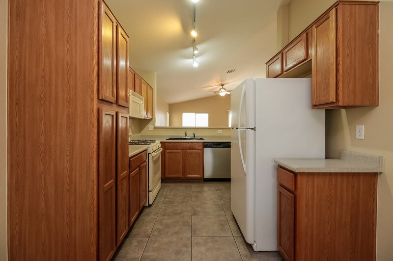 2,195/Mo, 3593 S Ponderosa Dr Gilbert, AZ 85297 Kitchen View 2