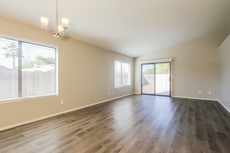 2,095/Mo, 3154 W Via Montoya Dr Phoenix, AZ 85027 Dining Room View 2