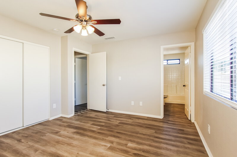 2,095/Mo, 3154 W Via Montoya Dr Phoenix, AZ 85027 Main Bedroom View 2