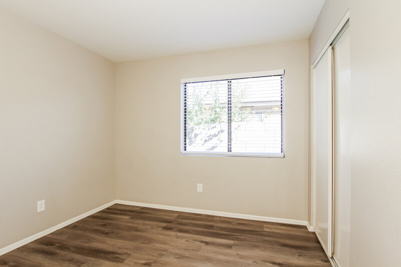 2,095/Mo, 3154 W Via Montoya Dr Phoenix, AZ 85027 Bedroom View 3