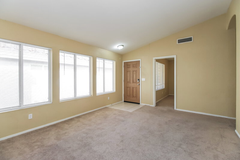 2,410/Mo, 1831 E Countrywalk Ln Chandler, AZ 85225 Living Room View 3