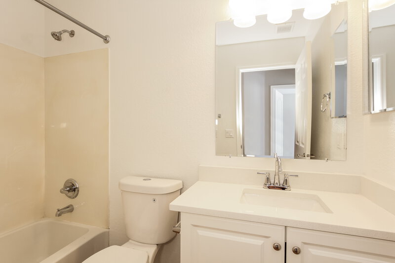 2,085/Mo, 4640 W Magdalena Ln Laveen, AZ 85339 Bathroom View
