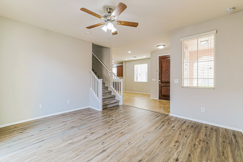 1,975/Mo, 1644 S Chatsworth Mesa, AZ 85209 Living Room View 2