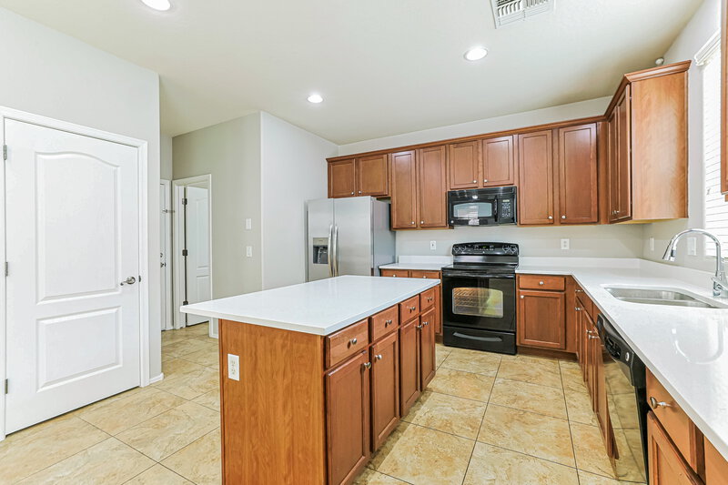 1,975/Mo, 1644 S Chatsworth Mesa, AZ 85209 Kitchen View 2