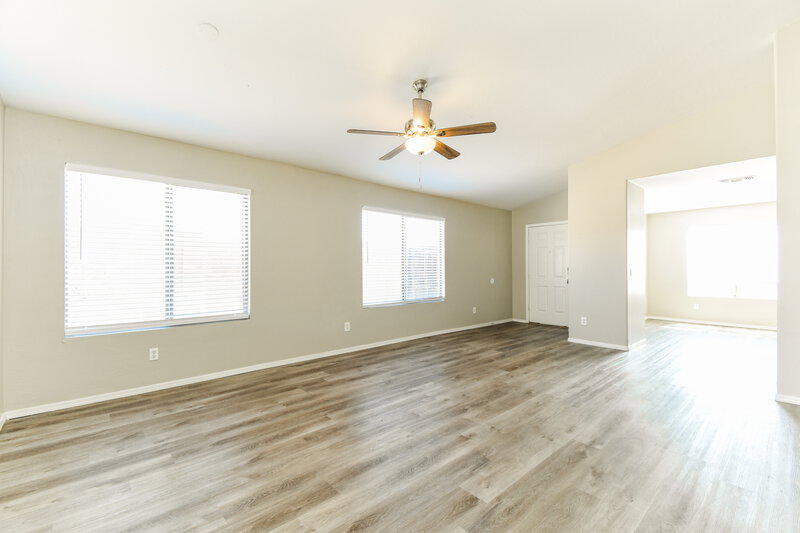 2,495/Mo, 8930 E Fountain St Mesa, AZ 85207 Living Room View 3