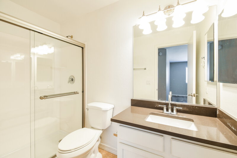 2,495/Mo, 8930 E Fountain St Mesa, AZ 85207 Bathroom View 2